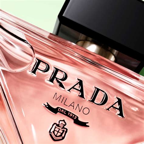 prada profumi campagna pubblicitaria vntage|La Natura Non Paradossale di Paradoxe (Prada).